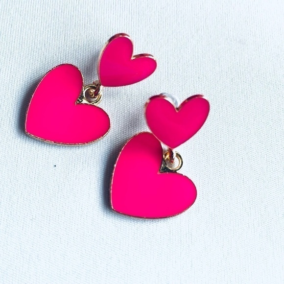 Barbie Style Heart Shaped Earring Hot Bright Pink - NWOT - Picture 5 of 14